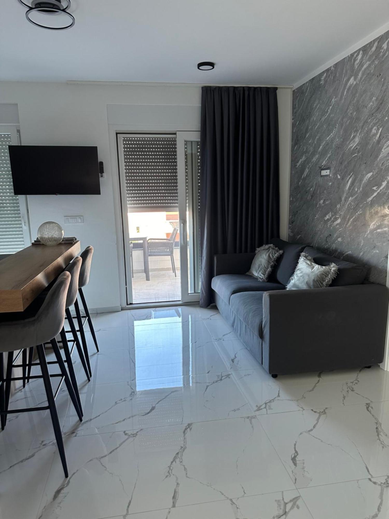 Apartments Albatross Novalja Bagian luar foto